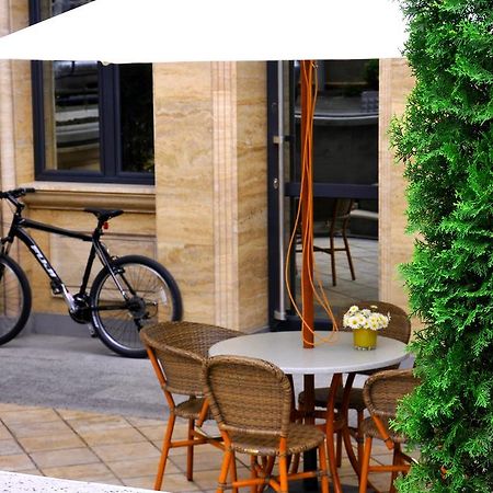 Mga Hostel & Tours Yerevan Exterior photo